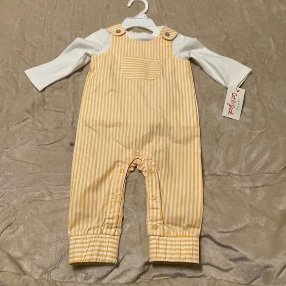 Cat & Jack Other - Cat & Jack Yellow Striped Hat Overalls Set